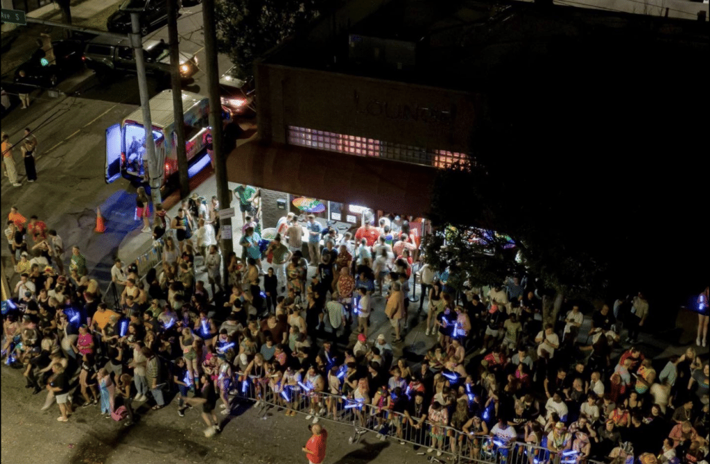 line outside nightclub - Al's on 7th