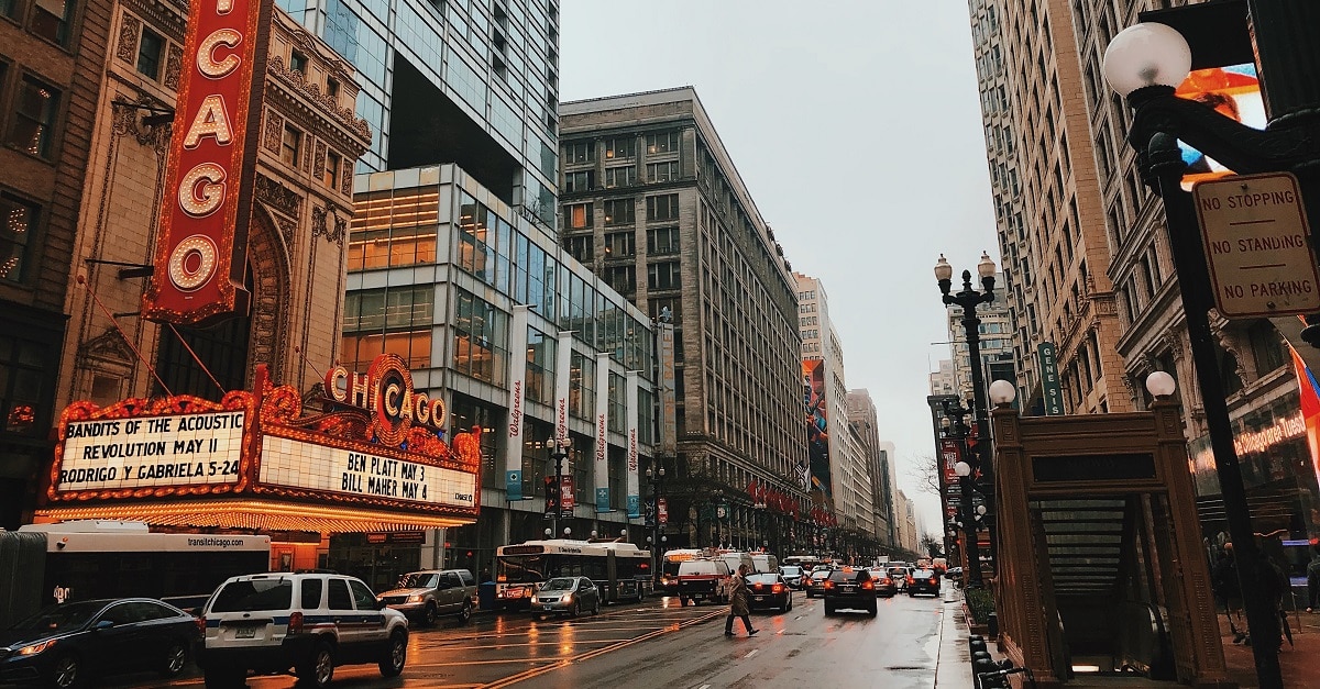 Drivers on Chicago, Illinois street