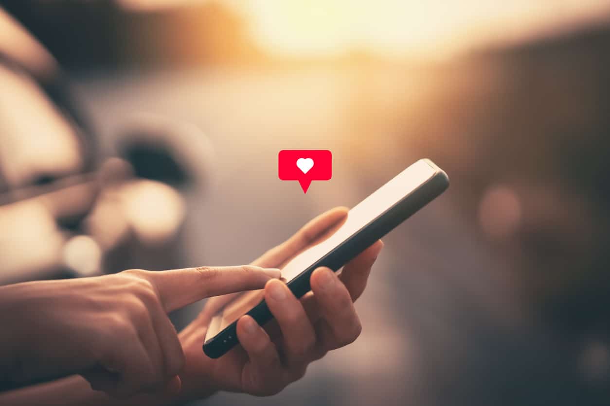 Which dating apps have identity verification?